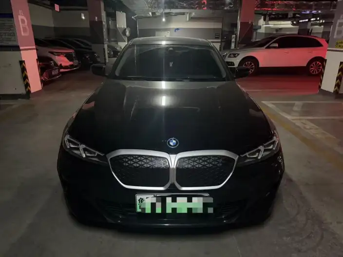BMW i3 2025 Model eDrive35L – фото 2
