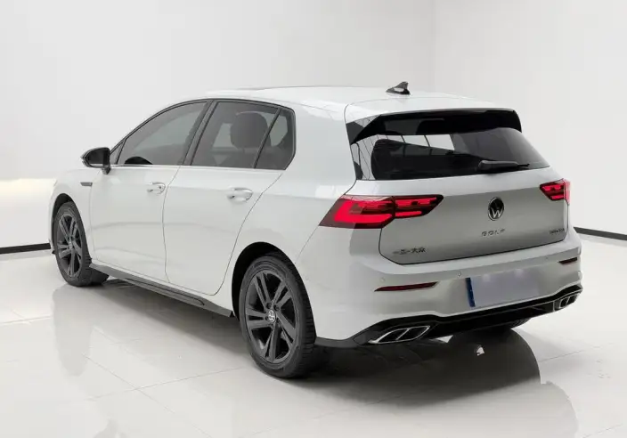 Volkswagen Golf 2021 Model 280TSI DSG R-Line – фото 4
