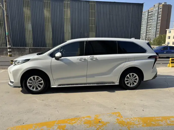 Granvia 2024 Model Intelligent Hybrid 2.5L 2WD Comfort Edition – фото 4
