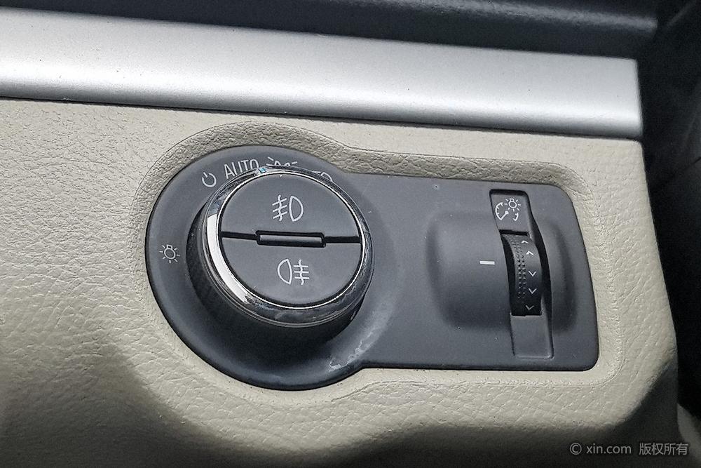 Buick GL8 2014 2.4L LT Luxury Business Executive – фото 16