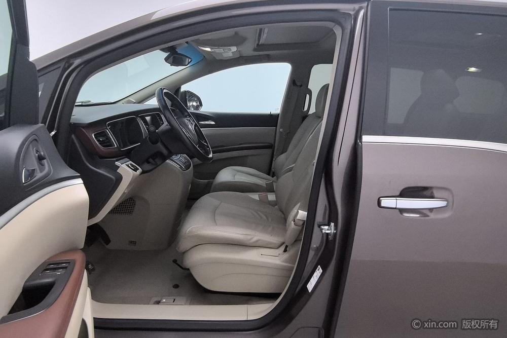 Buick GL8 2014 2.4L LT Luxury Business Executive – фото 17