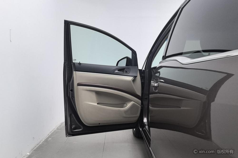 Buick GL8 2014 2.4L LT Luxury Business Executive – фото 21