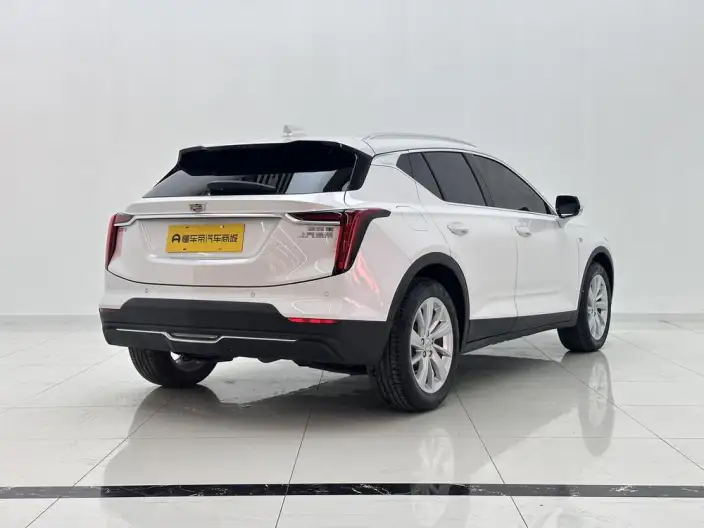 Cadillac GT4 2023 Model 25T Fashion Model – фото 7