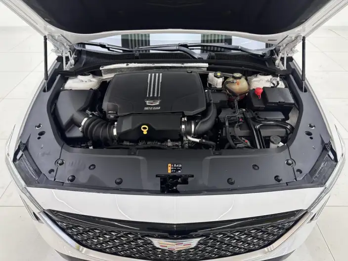 Cadillac GT4 2023 Model 25T Fashion Model – фото 10
