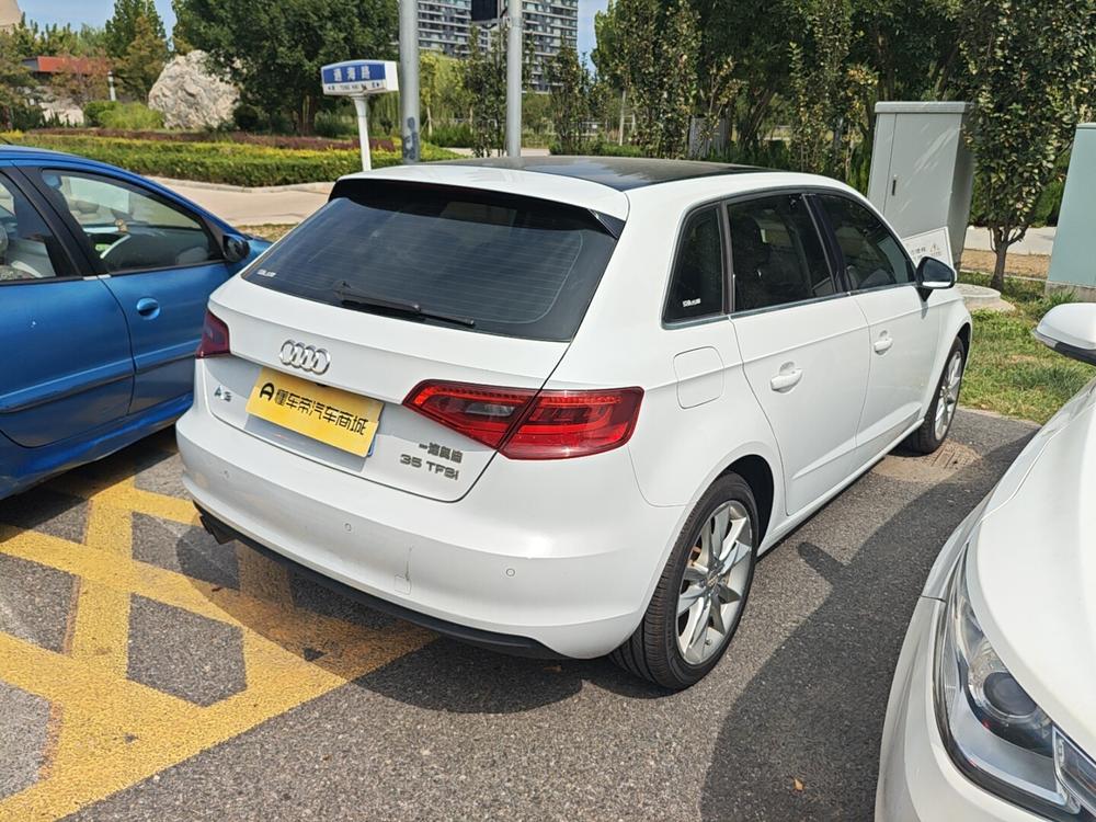 Audi A3 2014 Sportback 35 TFSI Automatic Comfort – фото 2