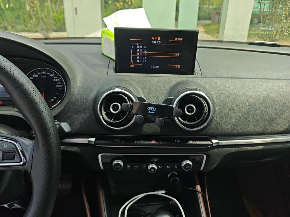 Audi A3 2014 Sportback 35 TFSI Automatic Comfort – фото 8