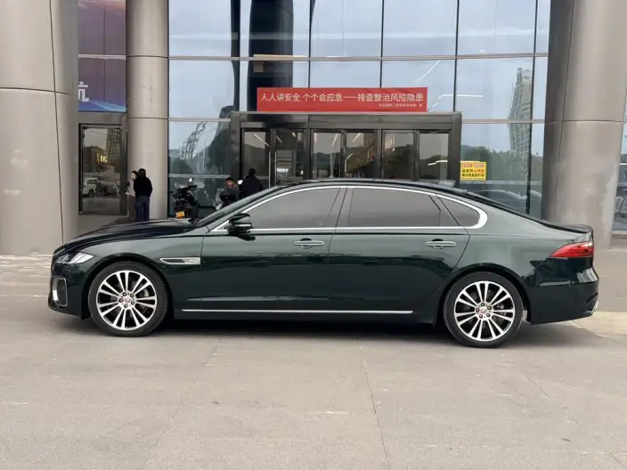 Jaguar XFL 2021 Model 2.0T P250 2WD Exclusive Deluxe Edition