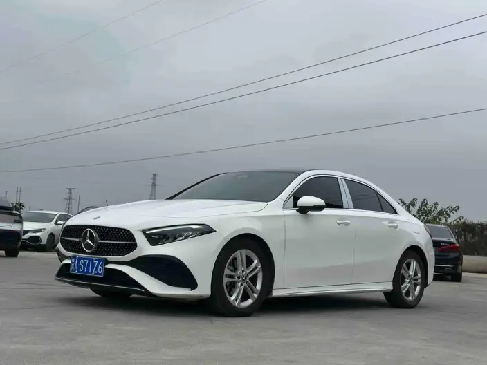 Mercedes-Benz A-class 2025 Model A 180 L – фото 1
