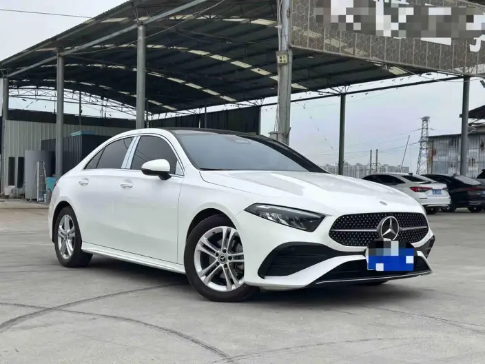Mercedes-Benz A-class 2025 Model A 180 L – фото 3