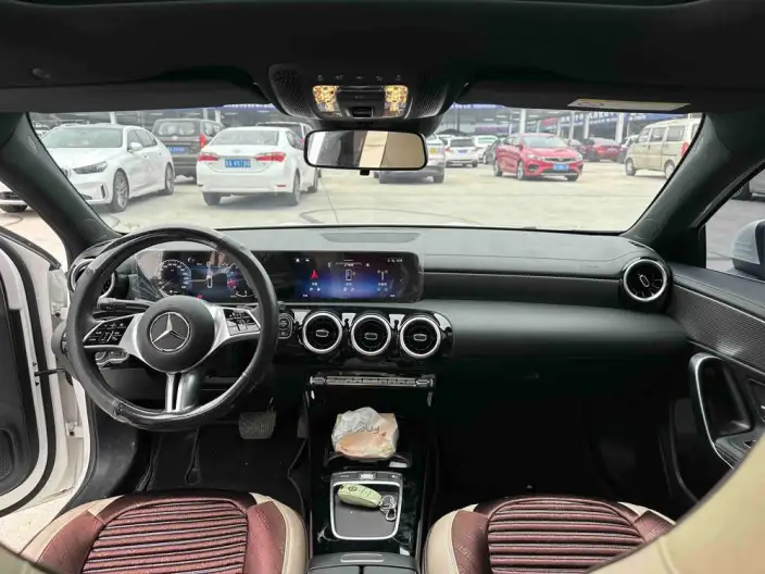 Mercedes-Benz A-class 2025 Model A 180 L – фото 9