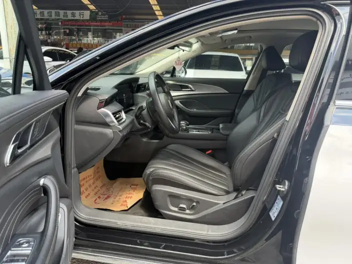 Hongqi H5 2024 Model 1.5T DCT Flag Rhythm Edition – фото 8