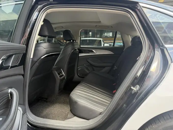 Hongqi H5 2024 Model 1.5T DCT Flag Rhythm Edition – фото 9