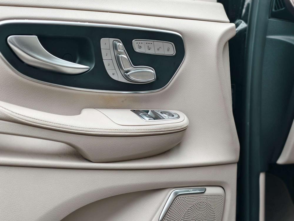 Mercedes-Benz V-Class 2021 V 260 Premium – фото 10