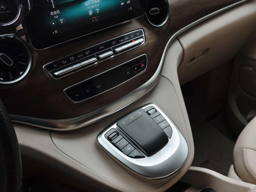 Mercedes-Benz V-Class 2021 V 260 Premium – фото 14