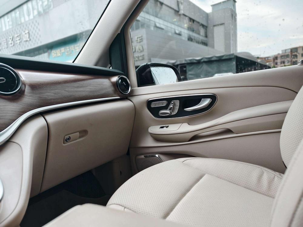 Mercedes-Benz V-Class 2021 V 260 Premium – фото 23