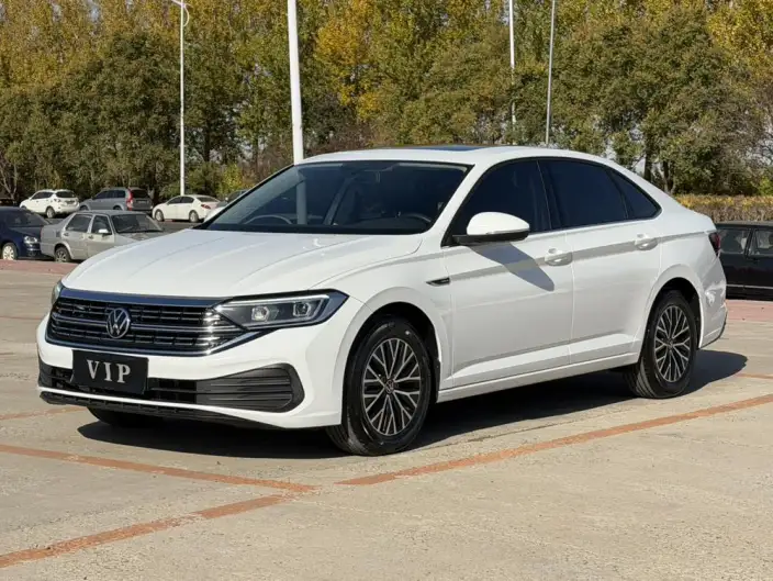 Volkswagen Sagitar 2023 Model 200TSI Manual Flying Version – фото 1
