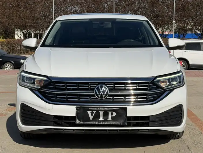 Volkswagen Sagitar 2023 Model 200TSI Manual Flying Version – фото 2