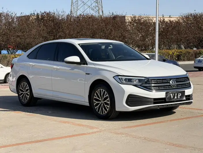 Volkswagen Sagitar 2023 Model 200TSI Manual Flying Version – фото 3