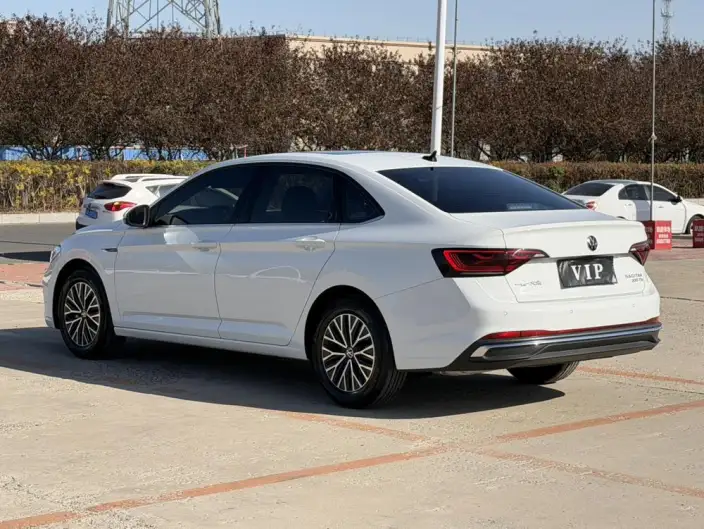 Volkswagen Sagitar 2023 Model 200TSI Manual Flying Version – фото 4