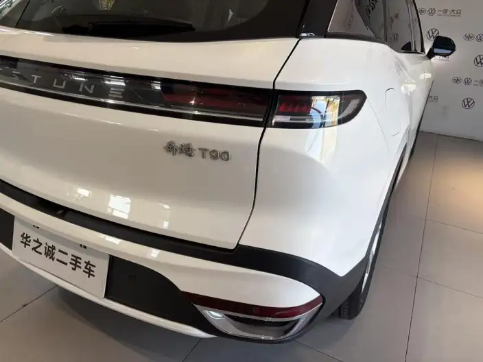 Bestune T90 2023 Model 1.5T Automatic Luxury Model – фото 9