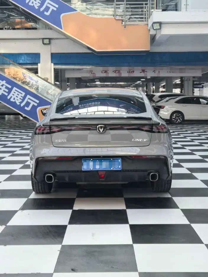 Changan UNI-V 2022 Model 1.5T Smart Pilot Model – фото 4