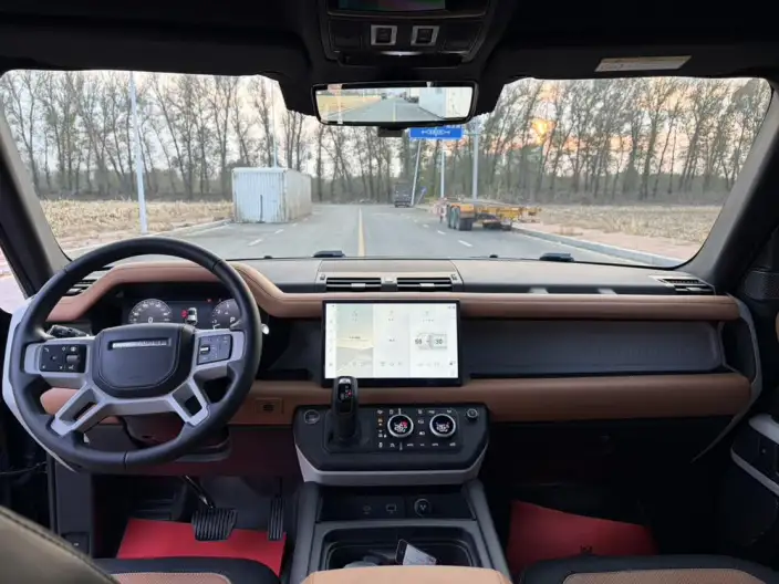 Land Rover Defender 2024 Model 110 3.0T P400 X-Dynamic HSE – фото 8