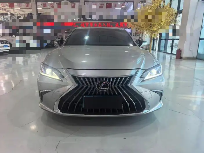 Lexus ES 2022 Model 200 Superior Edition