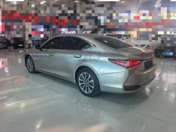 Lexus ES 2022 Model 200 Superior Edition