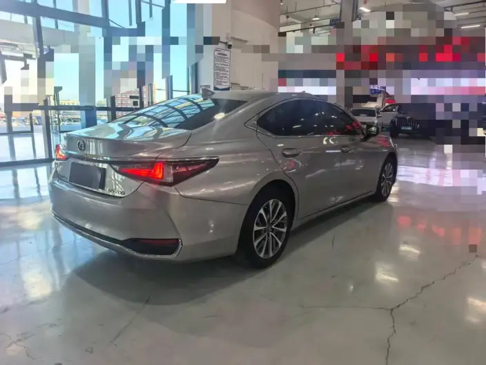 Lexus ES 2022 Model 200 Superior Edition – фото 6