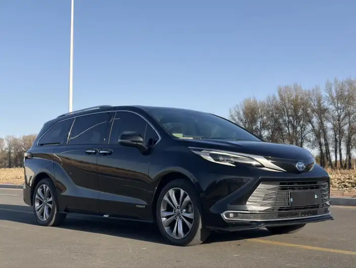 Toyota Sienna 2023 Model Hybrid 2.5L Supreme Edition – фото 3