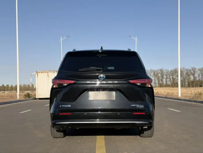 Toyota Sienna 2023 Model Hybrid 2.5L Supreme Edition – фото 5