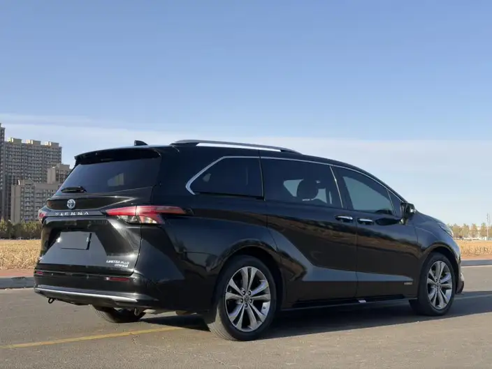 Toyota Sienna 2023 Model Hybrid 2.5L Supreme Edition – фото 6