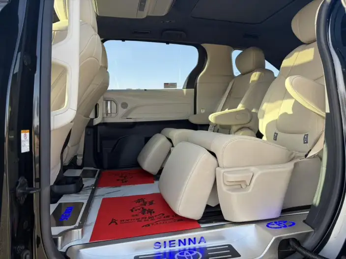 Toyota Sienna 2023 Model Hybrid 2.5L Supreme Edition – фото 10