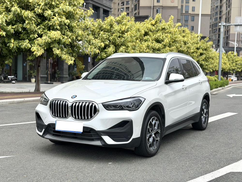 BMW X1 2022 sDrive25Li Leading – фото 1
