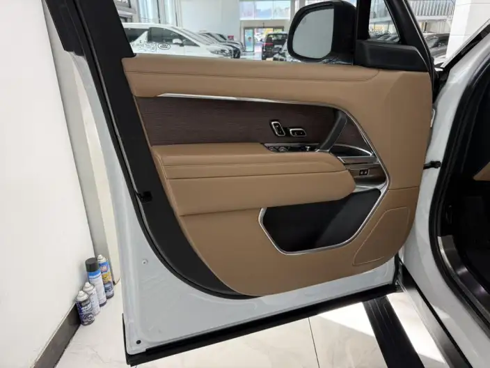 Range Rover 2023 Model 3.0 L6 400PS Shengshi VII seat Extended Edition – фото 8