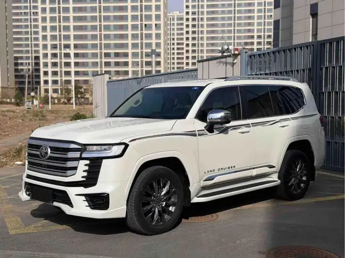 Land Cruiser (import 2025 Model 4.0L Automatic 4WD 7 seat Parallel Imported – фото 1
