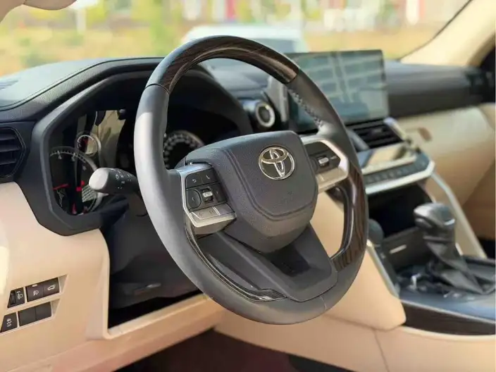 Land Cruiser (import 2025 Model 4.0L Automatic 4WD 7 seat Parallel Imported – фото 8