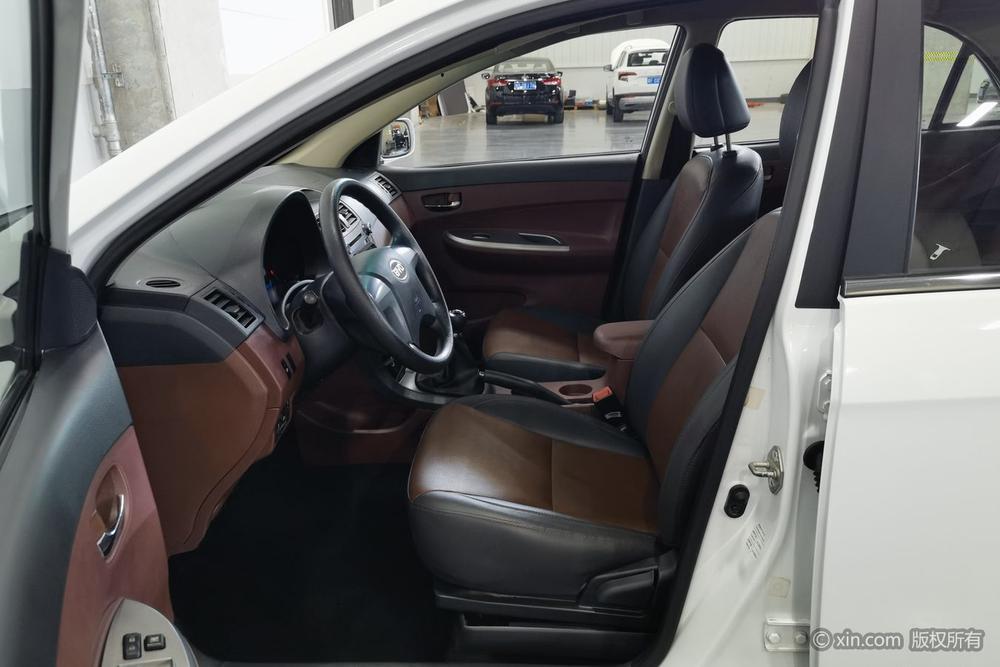 BYD L3 2015 модификация Eco Edition 1.5L Manual Comfort – фото 17