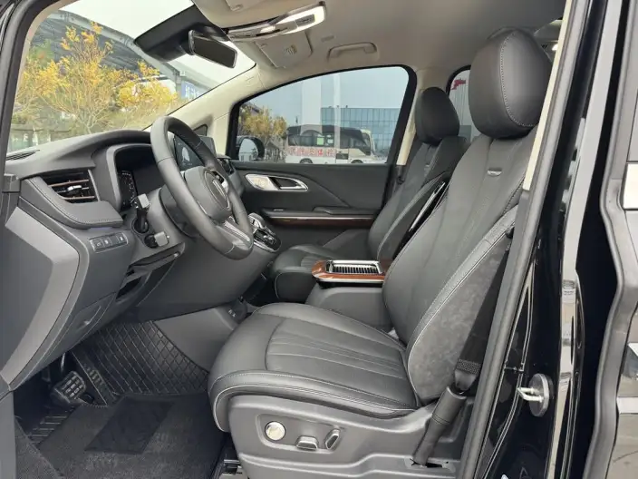 HONGQI HQ9 PHEV 2024 Model 4WD Deluxe Edition – фото 8