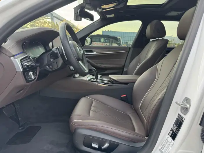 BMW 5 Series 2023 Model 530Li Leading Model M Sports Set – фото 8