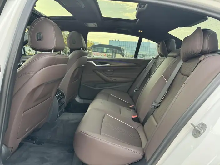 BMW 5 Series 2023 Model 530Li Leading Model M Sports Set – фото 9