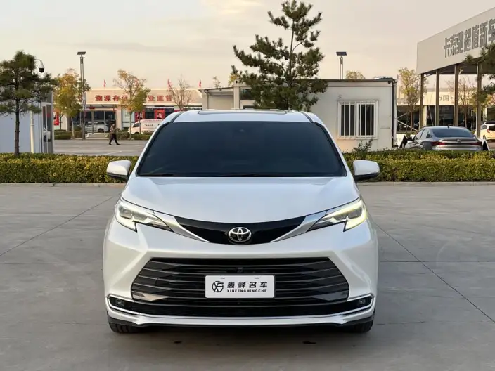Toyota Sienna 2024 Model Hybrid 2.5L Zhen Xiang Premium Edition – фото 2