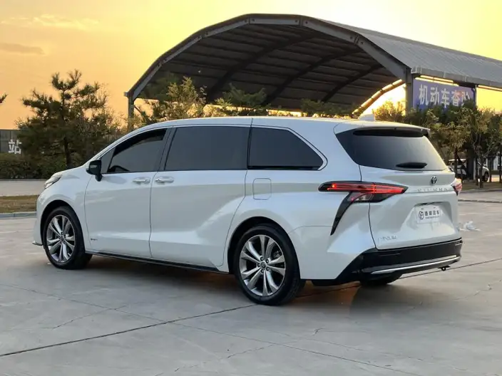 Toyota Sienna 2024 Model Hybrid 2.5L Zhen Xiang Premium Edition – фото 4