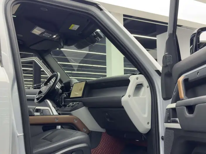 Land Rover Defender 2023 Model Facelift 110 P400 X-Dynamic HSE – фото 8