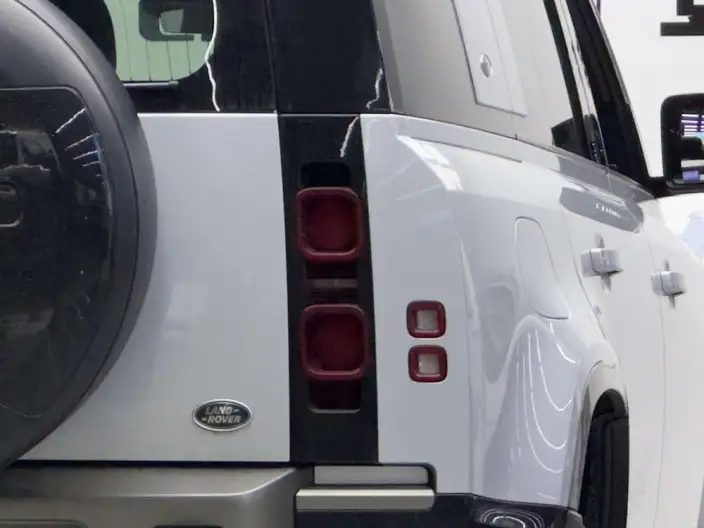 Land Rover Defender 2023 Model Facelift 110 P400 X-Dynamic HSE – фото 9