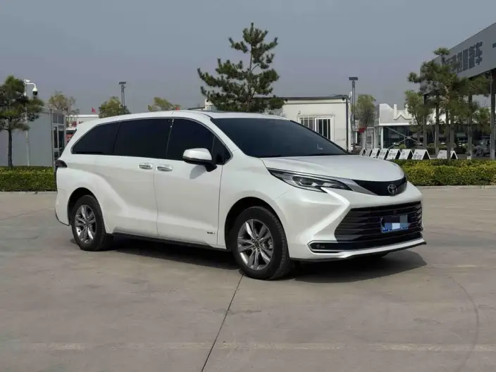 Toyota Sienna 2024 Model Hybrid 2.5L 4WD Premium Edition – фото 3