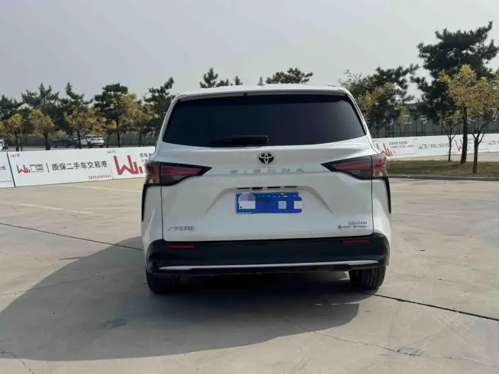 Toyota Sienna 2024 Model Hybrid 2.5L 4WD Premium Edition – фото 6