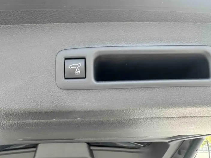 Toyota Sienna 2024 Model Hybrid 2.5L 4WD Premium Edition – фото 8