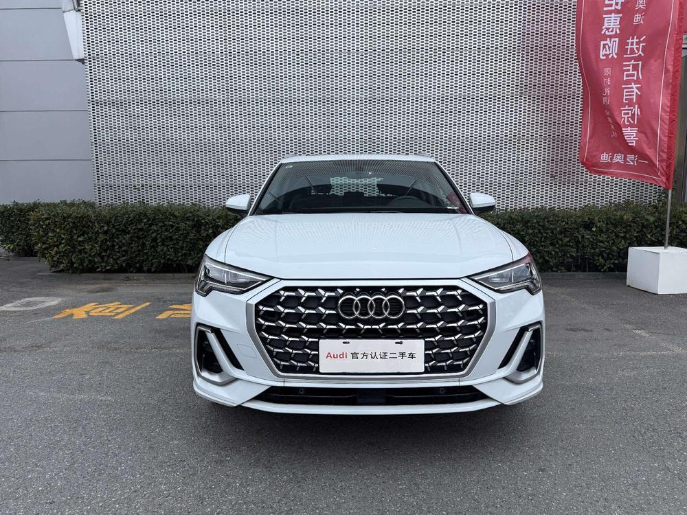 AUDI Q3 2024 35 TFSI Stylish Dynamic – фото 2