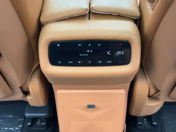 Aito M9 2024 Model Extended Range Ultra VI seat Edition – фото 10